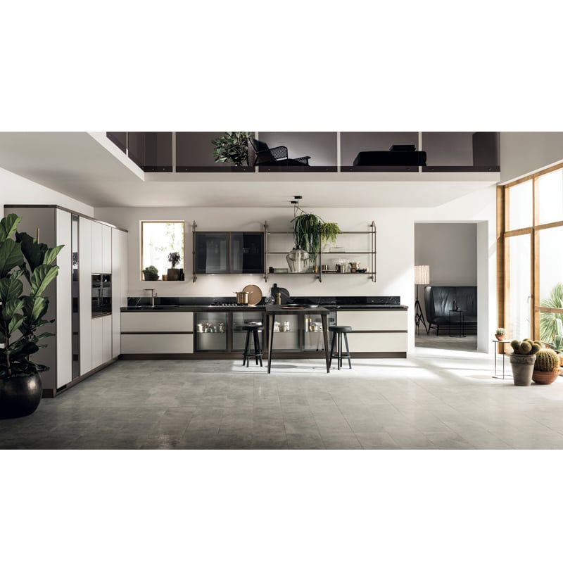 7 Cucina moderna con finiture in bianco e nero, spazi ampi e luminosi, arredi di design, presenti piante e dettagli decorativi eleganti, soluzione di arredamento di alta qualità by Alpe Arredi.