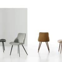 Set di sedie BRASILIA in vari colori e materiali, perfette per ambienti eleganti e contemporanei, con gambe in legno e sedute imbottite.