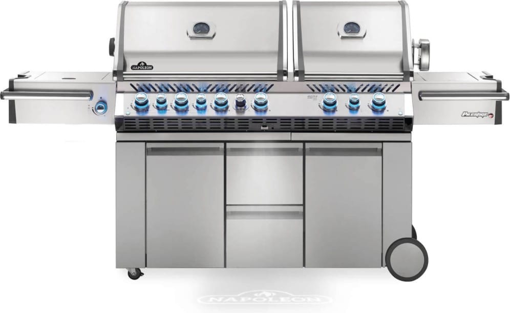 PRO825RSBIPSS-3-Web-Gallery-01-Prestige-Pro825-3-RSIB-Prod-Str-Knbs-On-ProxLight Grill professionale in acciaio inox con piastra e piani cottura a gas, ideale per ristoranti e pizzerie. Design robusto, funzionalità avanzate e facile da usare per cucinare ogni piatto.