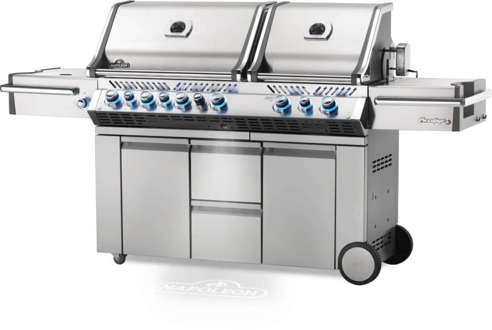 PRO825RSBIPSS-3-Web-Gallery-02-Prestige-Pro825-3-RSIB-Prod-Ang-Knbs-On-ProxLight Grill professionale NapoliNapoleon per ristoranti e pizzerie, struttura in acciaio inox, high-end, ottimo per cotture uniformi e resistenti.