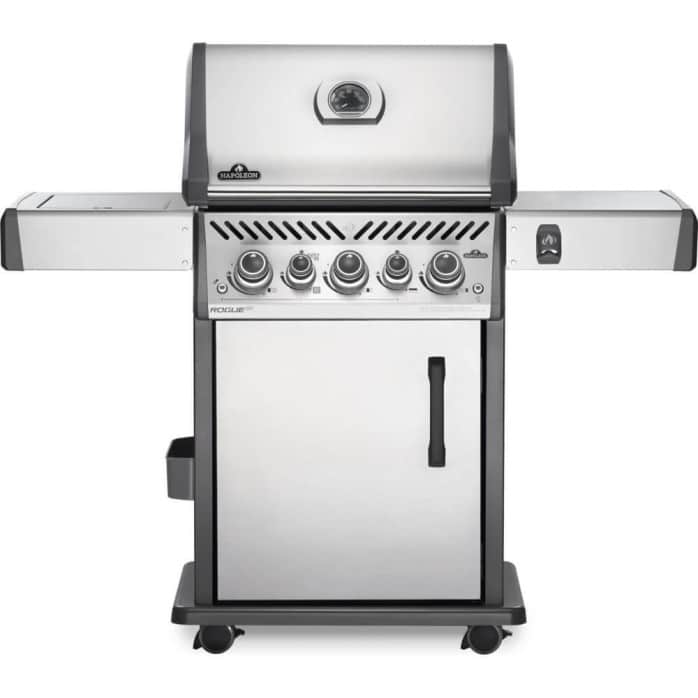 RSE425RSIBPSS-1-Web-Gallery-01-Rogue-RSE425RSIBPSS-1-Prod-Str-Knb-Lts Resistente barbecue a gas in acciaio inox con piani di cottura e manopole regolabili, ideale per bassi consumi e buona durata. Perfetto per cucinare all'aperto in garden e terrazza.