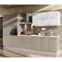 Cucina moderna Alpe Arredi con ante beige, piano in pietra e elettrodomestici integrati, ideale per ambienti contemporanei.