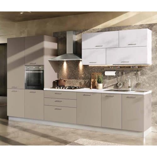 Cucina moderna Alpe Arredi con ante beige, piano in pietra e elettrodomestici integrati, ideale per ambienti contemporanei.
