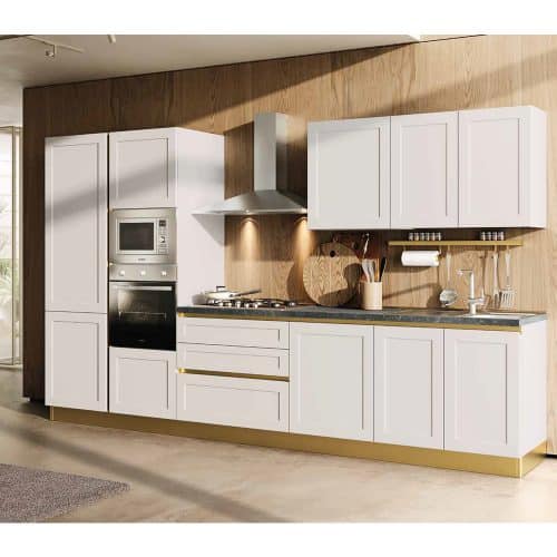 Cucina moderna bianca con elettrodomestici integrati e piano di lavoro in pietra, ambientata in uno spazio luminoso e elegante.