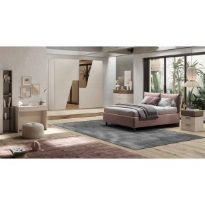 Elegante camera da letto moderna con letto in tessuto rosa, arredi minimalisti e grandi terrazze verdi. Stile contemporaneo, comfort e design raffinato per un living esclusivo.