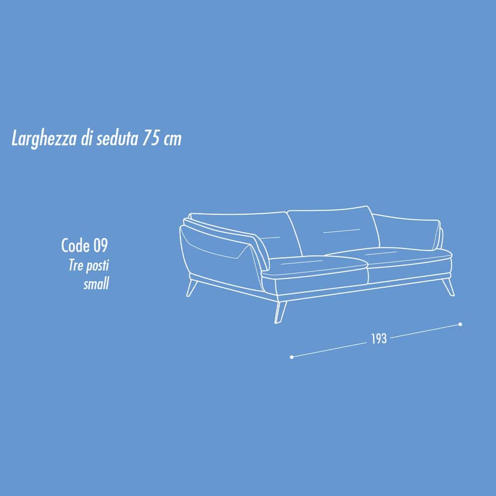 4 Divano tre posti piccolo con linee moderne e linee decorative, altezza seduta 75 cm, realizzato artigianalmente in Italia da Alpe Arredi, perfetto per ambienti eleganti e funzionali.