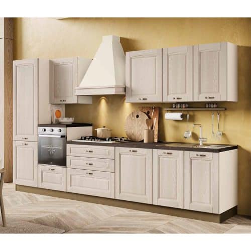 Cucina moderna in stile classico con ante in legno chiaro, piano nero e accessori di design, ideale per ambienti eleganti e funzionali.