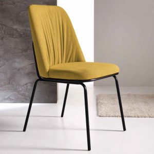 Elegante sedia moderna imbottita con struttura in metallo nero e rivestimento in velluto giallo, perfetta per arredare living o sale da pranzo con stile contemporaneo.
