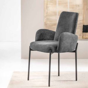 Sedia moderna in velluto grigio con struttura in metallo nero, design elegante per arredamento completo di casa o ufficio. Perfetta per ambienti dallo stile contemporaneo e raffinato.