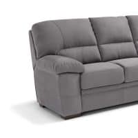 Divano 3 posti ESMI in tessuto grigio con braccioli imbottiti e schienale comodo, ideale per soggiorni eleganti e moderni.