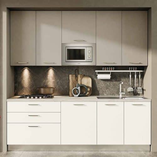 Cucina moderna con ante beige e elettrodomestici integrati, ideale per ambienti contemporanei.