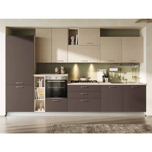 Cucina moderna Alpe Arredi con mobili in tonalità beige e marrone, piano di lavoro in vetro e dettagli eleganti, ideale per ambienti contemporanei.