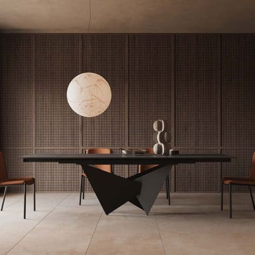 Tavolo allungabile ALISEO 160 in un ambiente moderno con sedie in pelle e decorazioni minimaliste.
